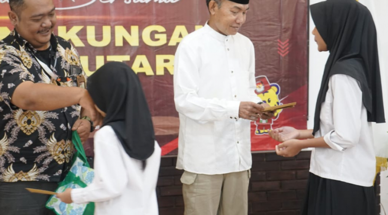 KPU Jakarta Utara Beri Santunan Bagi Yatim Piatu