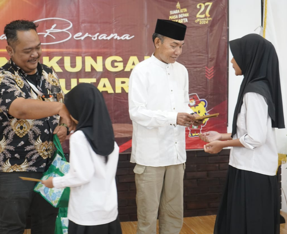 KPU Jakarta Utara Beri Santunan Bagi Yatim Piatu