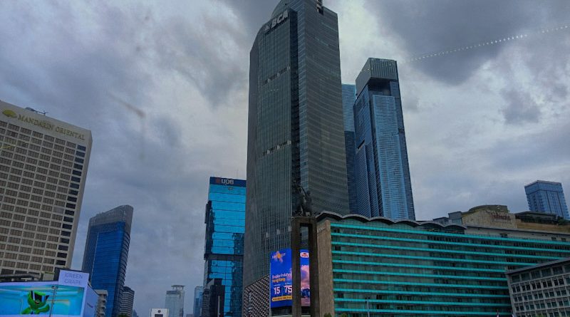 Mendung dan Hujan Ringan Basahi Jakarta Hari Ini