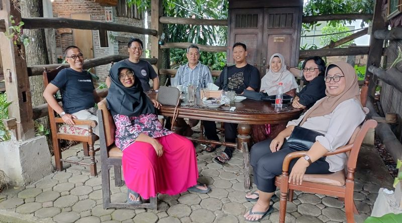 Warga DMarco Ciptakan Kenyamanan Melalui Kebersamaan Antar Tetangga