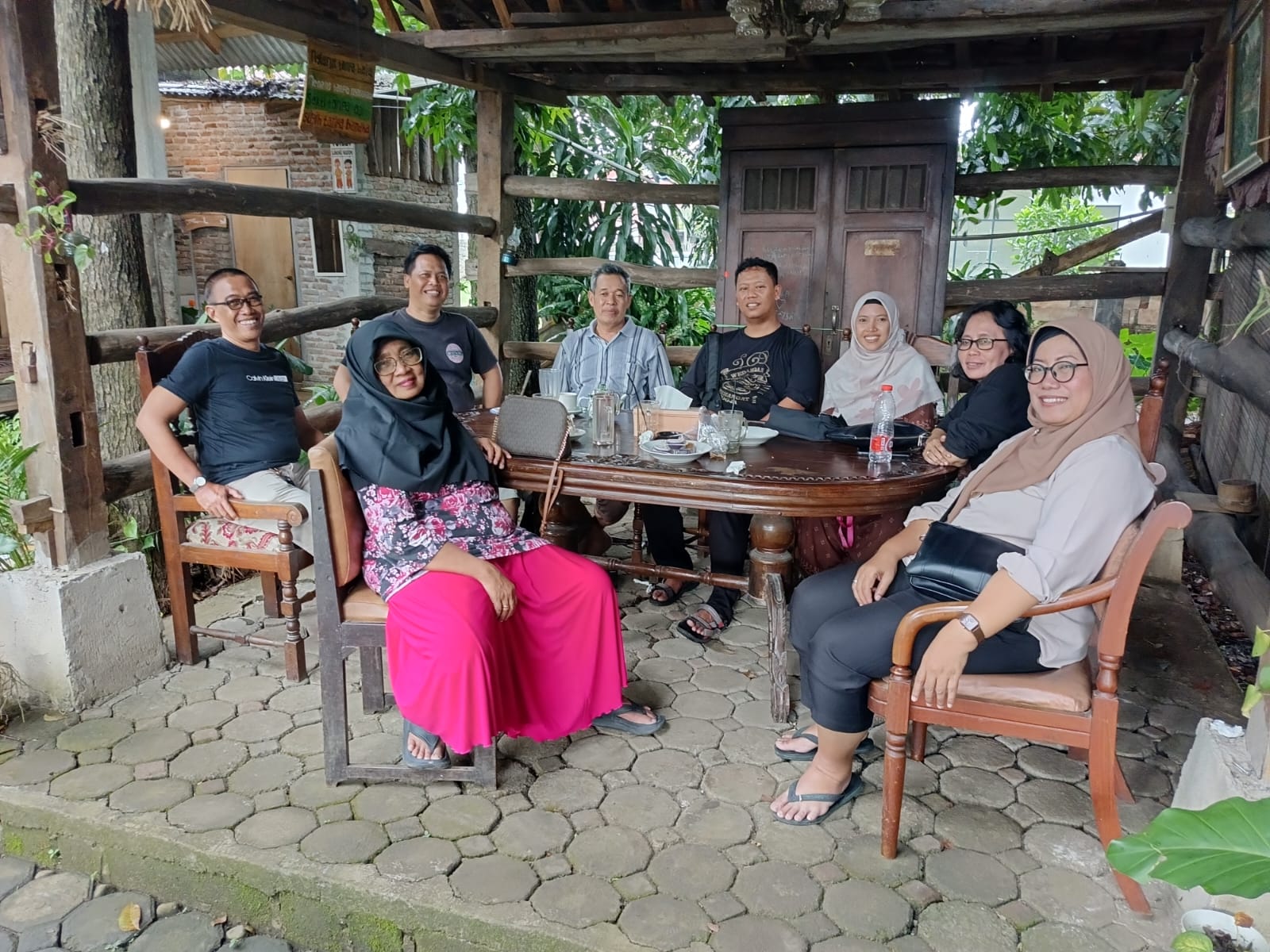 Warga DMarco Ciptakan Kenyamanan Melalui Kebersamaan Antar Tetangga