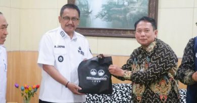 BUPATI SUKABUMI DIDAMPINGI SEKDA MENERIMA AUDIENSI WAKIL Plh BBTNGGP BUPATI SUKABUMI DIDAMPINGI SEKDA MENERIMA AUDIENSI WAKIL Plh BBTNGGP