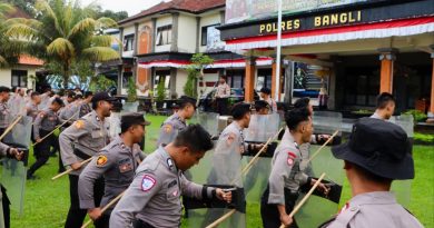 Perkuat Kesiapsiagaan Polres Bangli Gelar Latihan Dalmas Dan Cek Peralatan Perkuat Kesiapsiagaan Polres Bangli Gelar Latihan Dalmas Dan Cek Peralatan