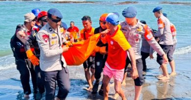 Korban Terseret Arus di Pantai Pererenan Ditemukan Meninggal Korban Terseret Arus di Pantai Pererenan Ditemukan Meninggal