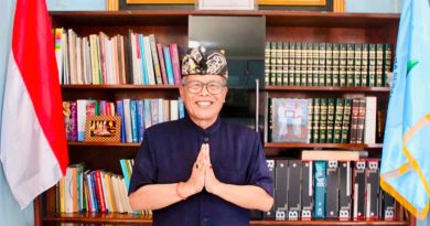 memberikan perhatian besar terhadap kualitas guru, proses pembelajaran dan terutama pendidikan karakter.