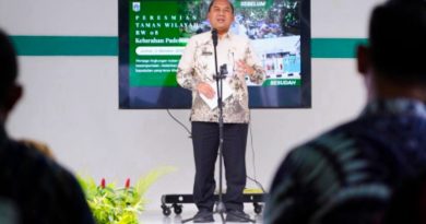 Sekda Resmikan RTH di RW 08 Pademangan Timur Sekda Resmikan RTH di RW 08 Pademangan Timur