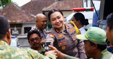 Kapolres Jembrana Perkuat Sinergi Kamtibmas Dan Hadirkan Layanan Kesehatan Gratis Kapolres Jembrana Perkuat Sinergi Kamtibmas Dan Hadirkan Layanan Kesehatan Gratis